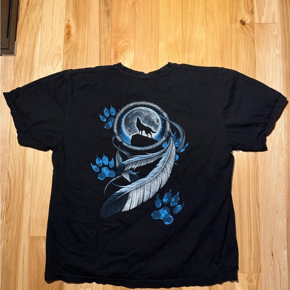 Black Graphic Tee with Wolf Design 90’s - Picture 3 of 6